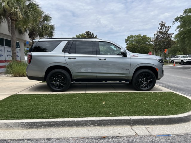 Used 2023 Chevrolet Tahoe Z71 w/ Luxury Package AWD/4WD image 3