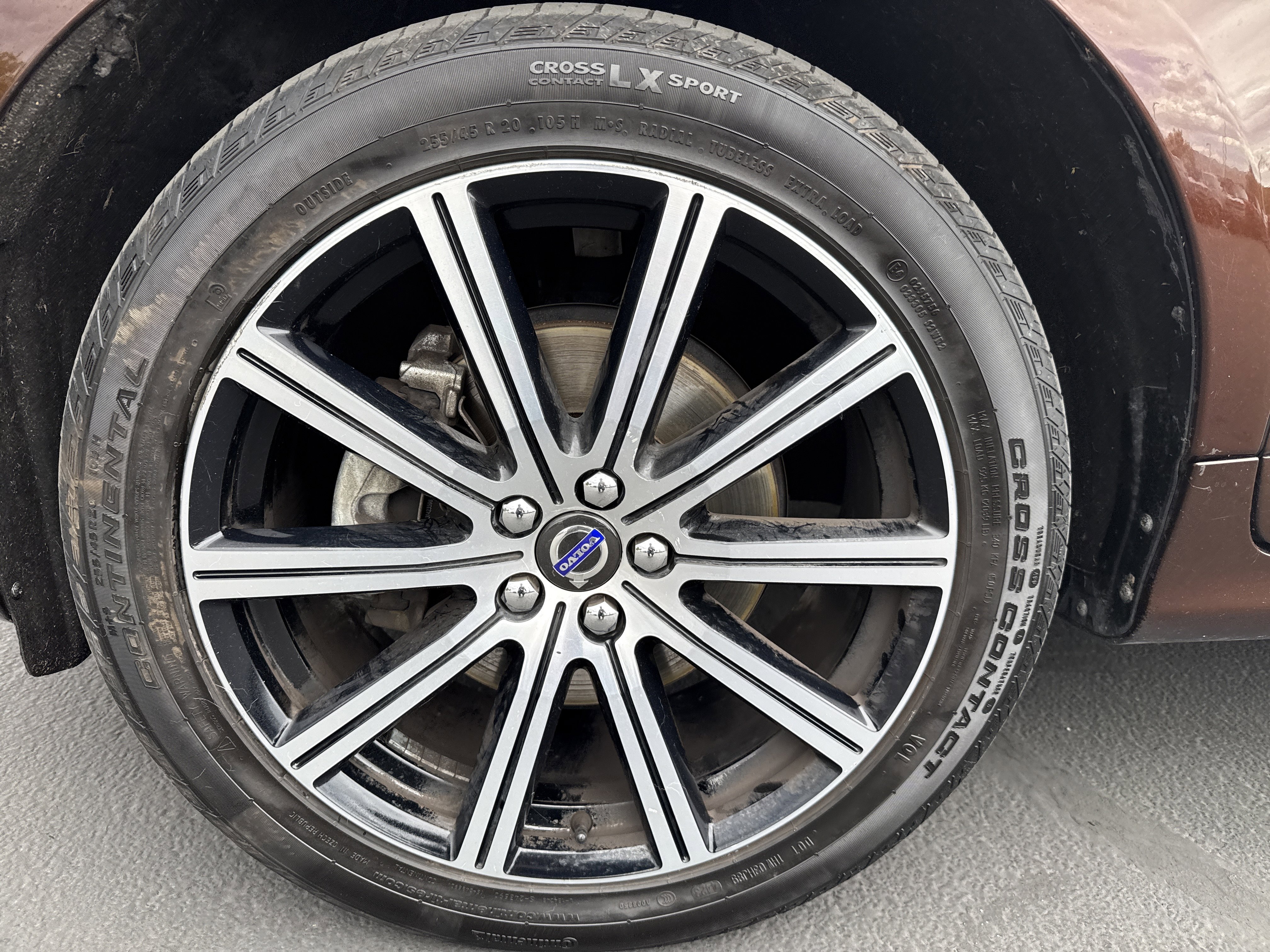 Used 2017 Volvo XC60 T6 Inscription w/ Climate Package AWD/4WD image 10