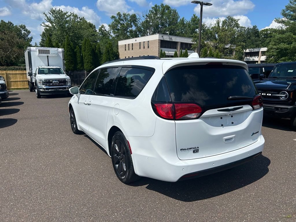 Used 2020 Chrysler Pacifica Limited FWD image 15