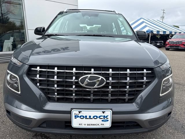 Used 2024 Hyundai Venue Limited FWD image 3