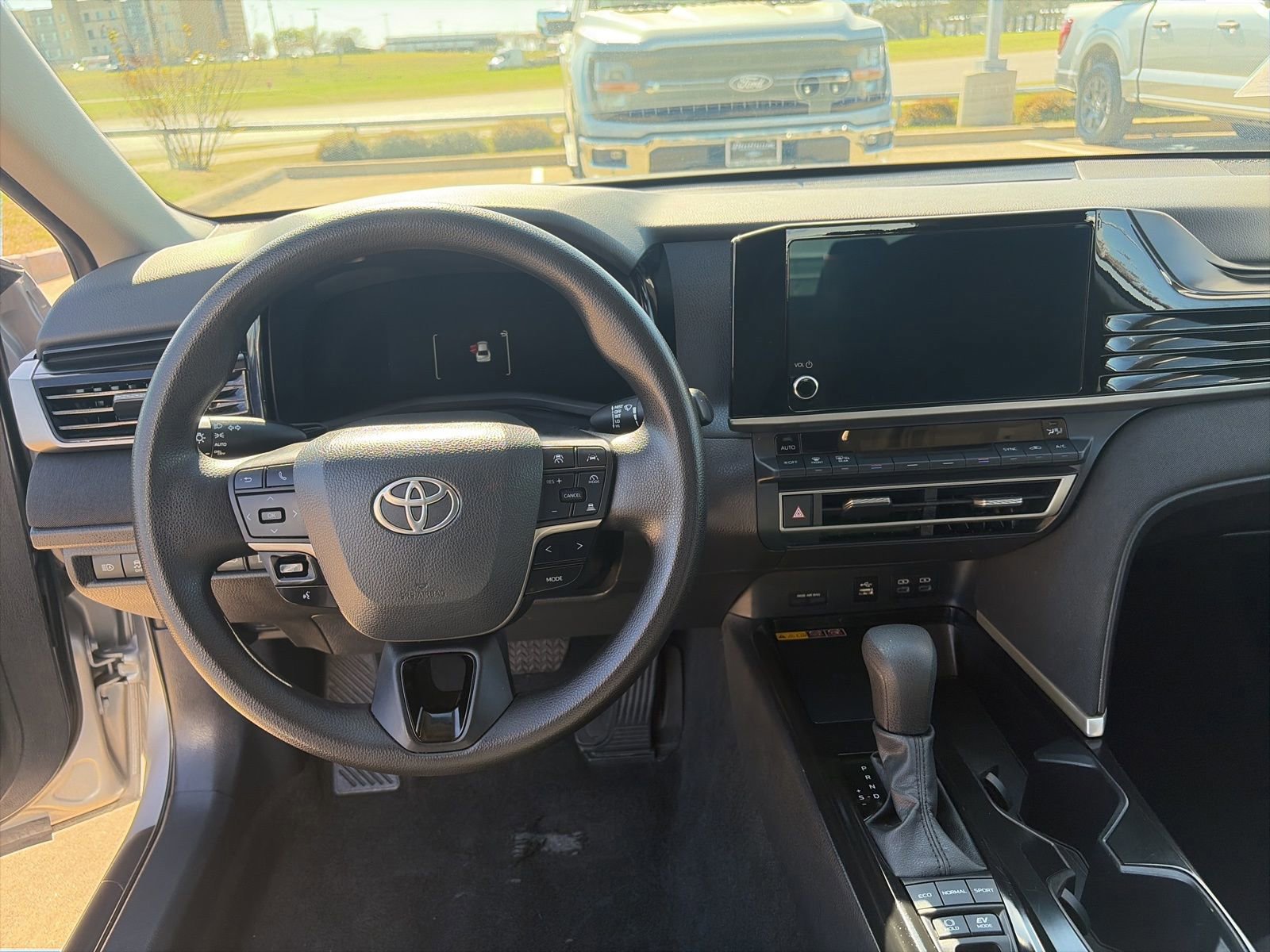 Used 2025 Toyota Camry LE image 16