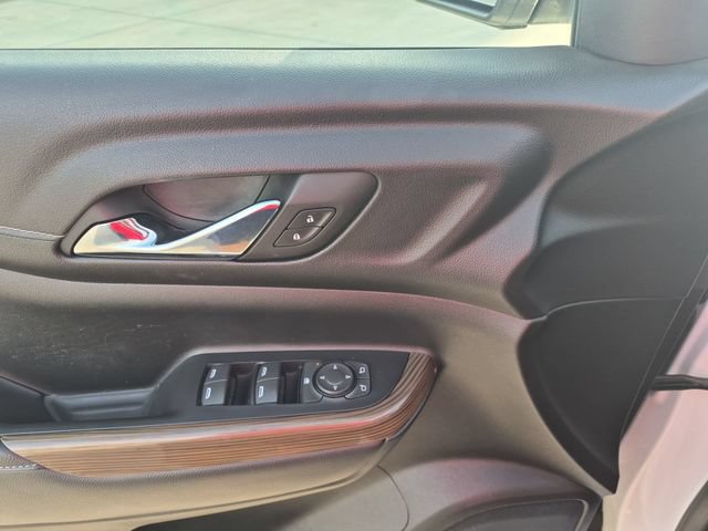 Used 2023 GMC Acadia SLE w/ LPO, Floor Liner Package FWD image 13