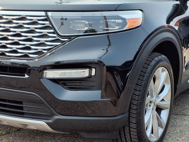 Certified 2023 Ford Explorer Platinum w/ Technology Package AWD/4WD image 32