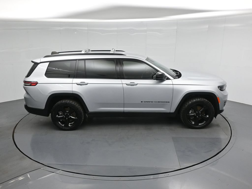 Used 2021 Jeep Grand Cherokee L Laredo AWD/4WD image 37