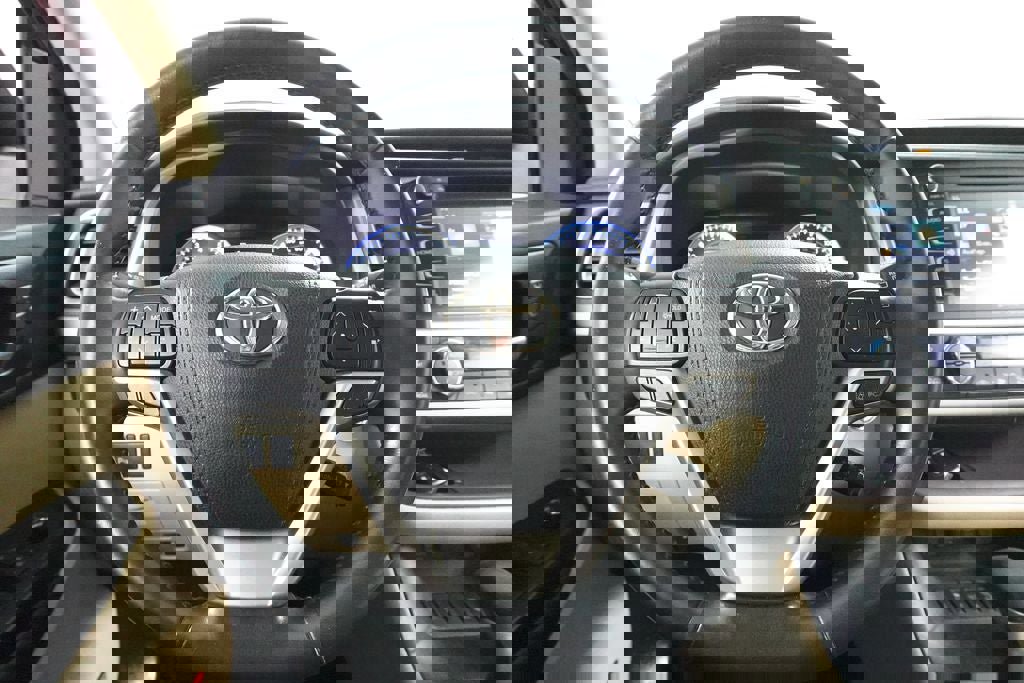 Used 2018 Toyota Highlander Limited Platinum w/ Carpet Mat Package (TMS) image 12