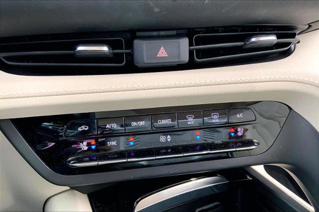 Used 2023 Buick Envision Avenir image 32