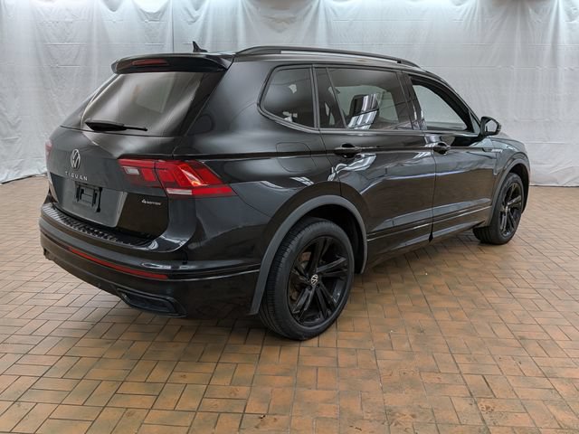 Used 2024 Volkswagen Tiguan SE R-Line w/ MDO Package, Two-Row AWD/4WD image 7