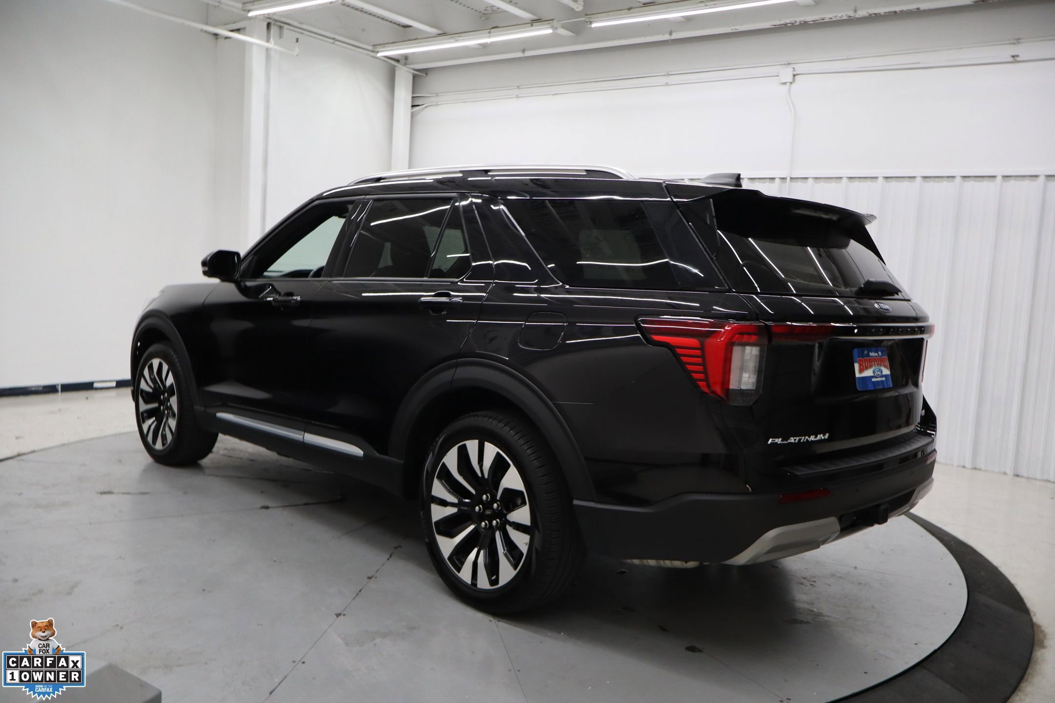 Certified 2025 Ford Explorer Platinum w/ LUX Leather Package image 3