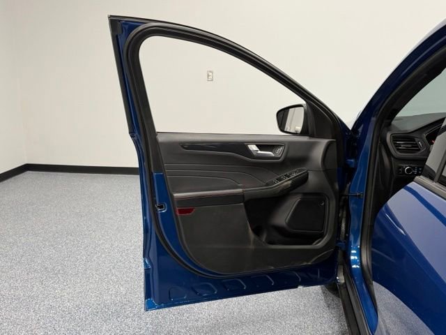 Certified 2023 Ford Escape ST-Line w/ Tech Pack #1 AWD/4WD image 13