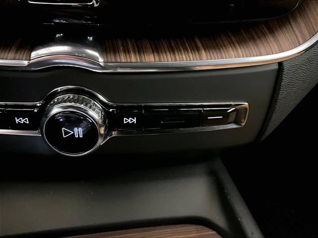 Used 2022 Volvo XC60 B6 Inscription AWD/4WD image 31