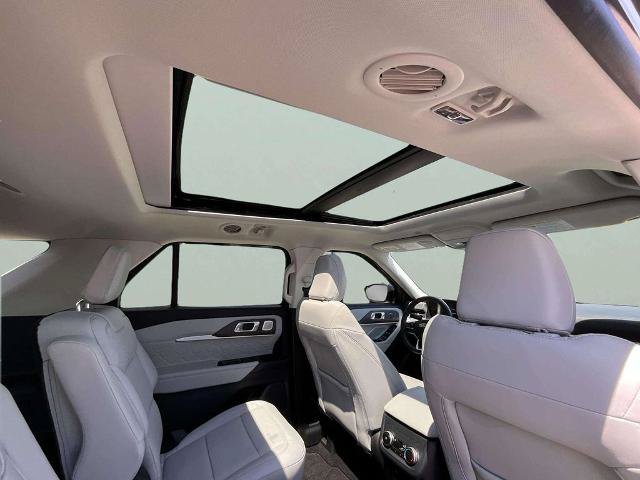 Certified 2025 Ford Explorer Platinum w/ Ultimate Package AWD/4WD image 26
