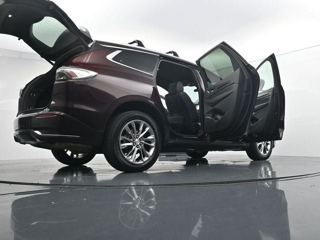 Used 2022 Buick Enclave Avenir w/ Avenir Technology Package AWD/4WD image 44