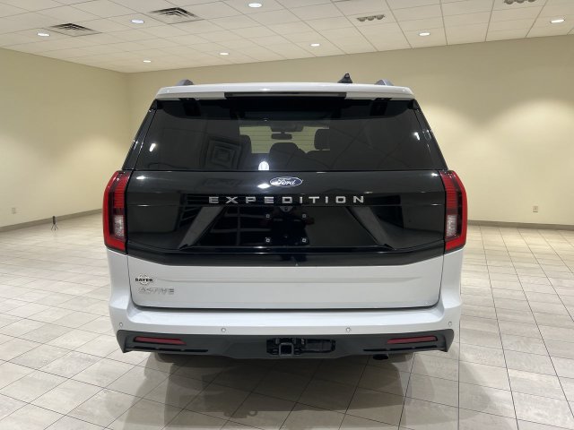Certified 2025 Ford Expedition Active AWD/4WD image 4