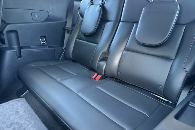 Certified 2025 Ford Explorer ST-Line w/ Premium Package AWD/4WD image 15