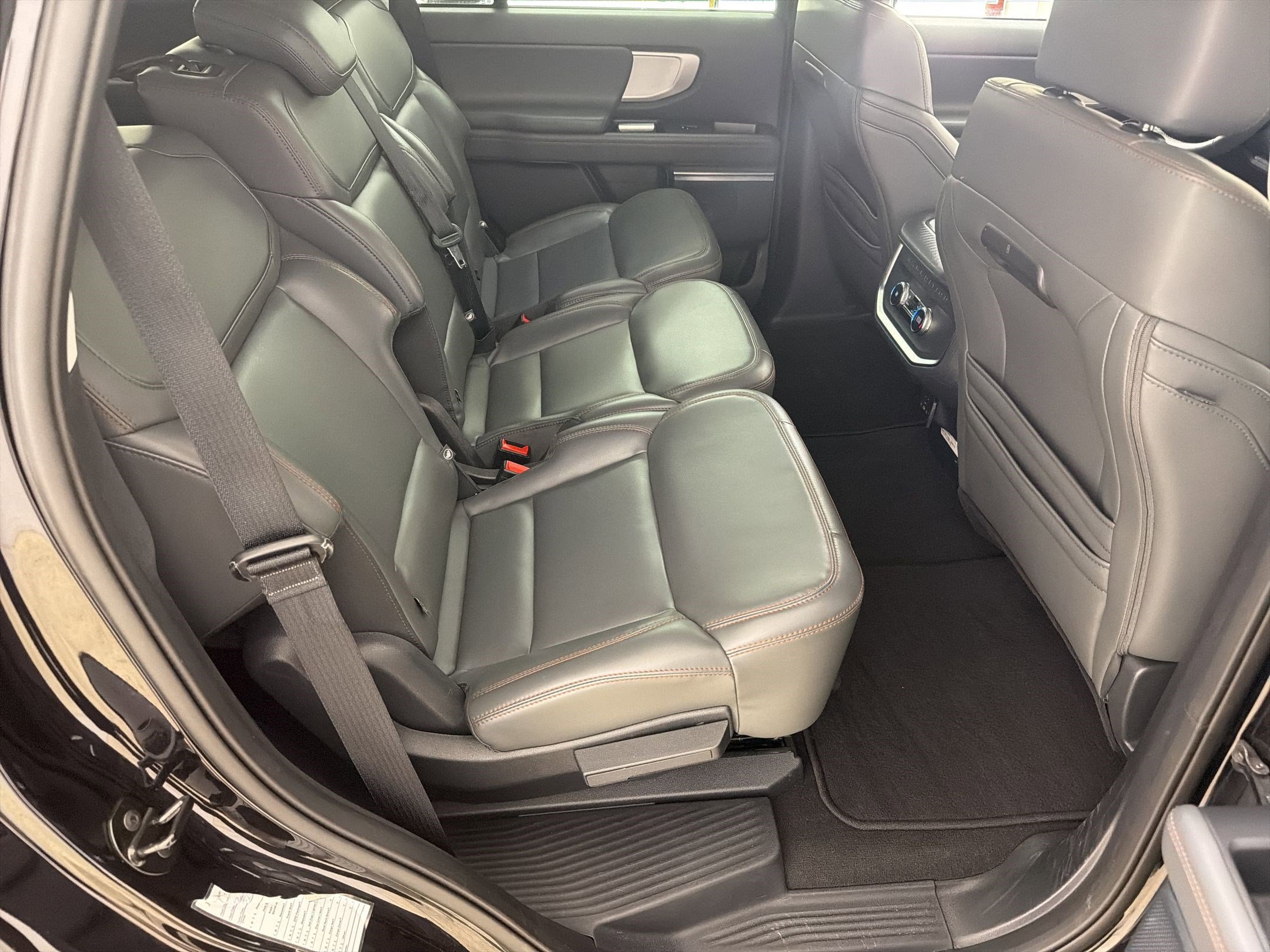 Certified 2025 Ford Expedition Active image 26