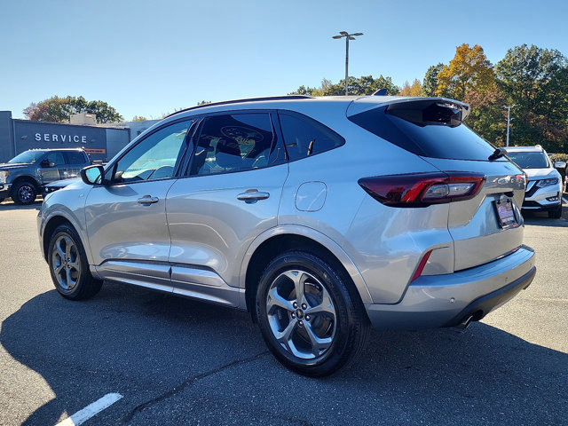 Certified 2023 Ford Escape ST-Line w/ Tech Pack #1 image 7