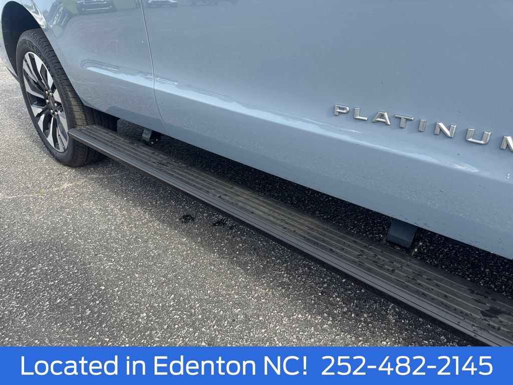 Certified 2025 Ford Expedition Platinum w/ Driver's Package AWD/4WD image 18