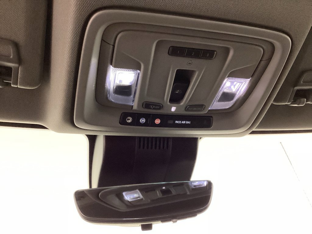 Used 2025 GMC Sierra 1500 Denali w/ Technology Package AWD/4WD image 17