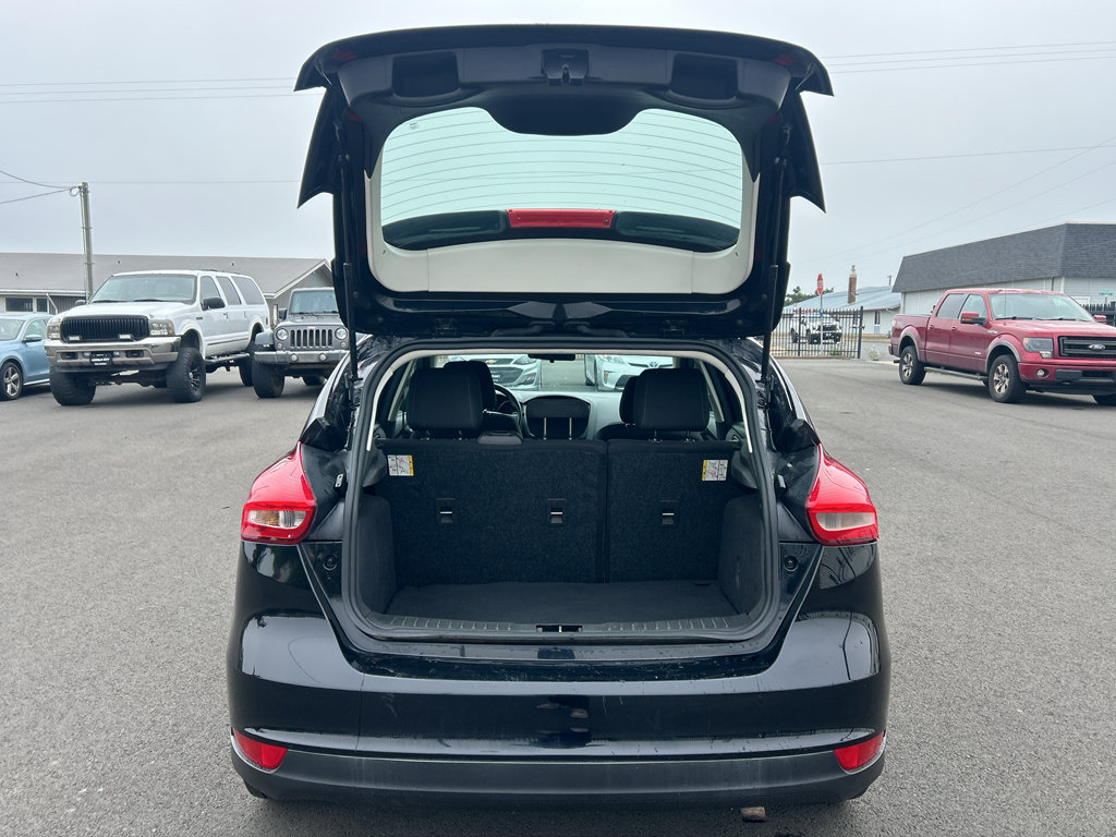 Certified 2017 Ford Focus SE FWD image 29