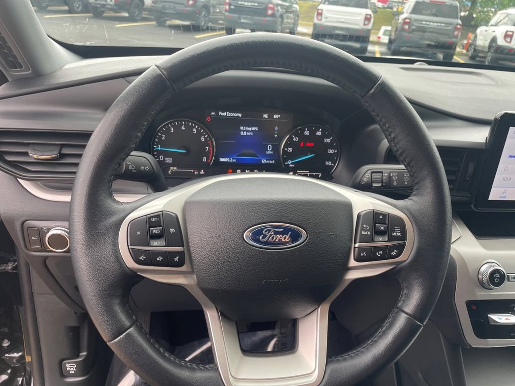 Certified 2023 Ford Explorer XLT AWD/4WD image 16