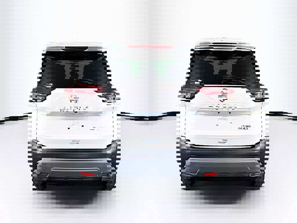 Used 2022 Nissan Rogue SV image 4