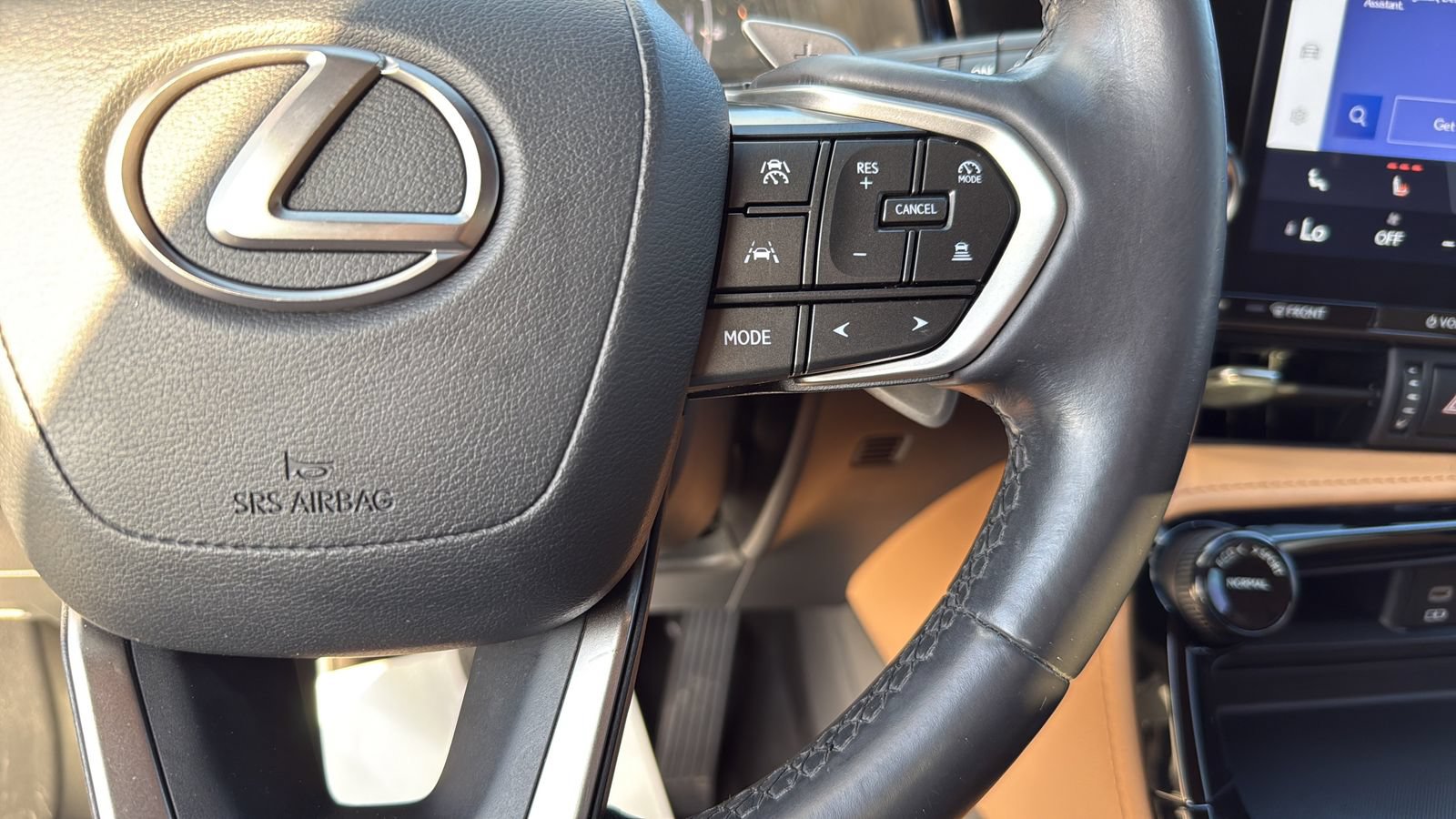 Used 2022 Lexus NX 250 FWD w/ Towing Package (2000 Lbs) image 16