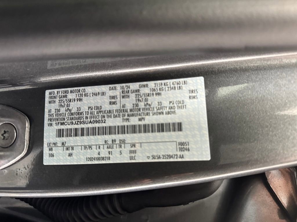 Certified 2025 Ford Escape Platinum w/ Premium Technology Package image 36