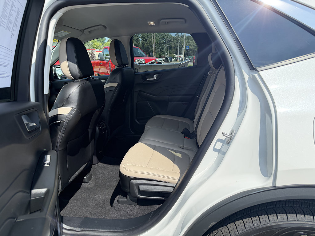 Certified 2022 Ford Escape SEL AWD/4WD image 13