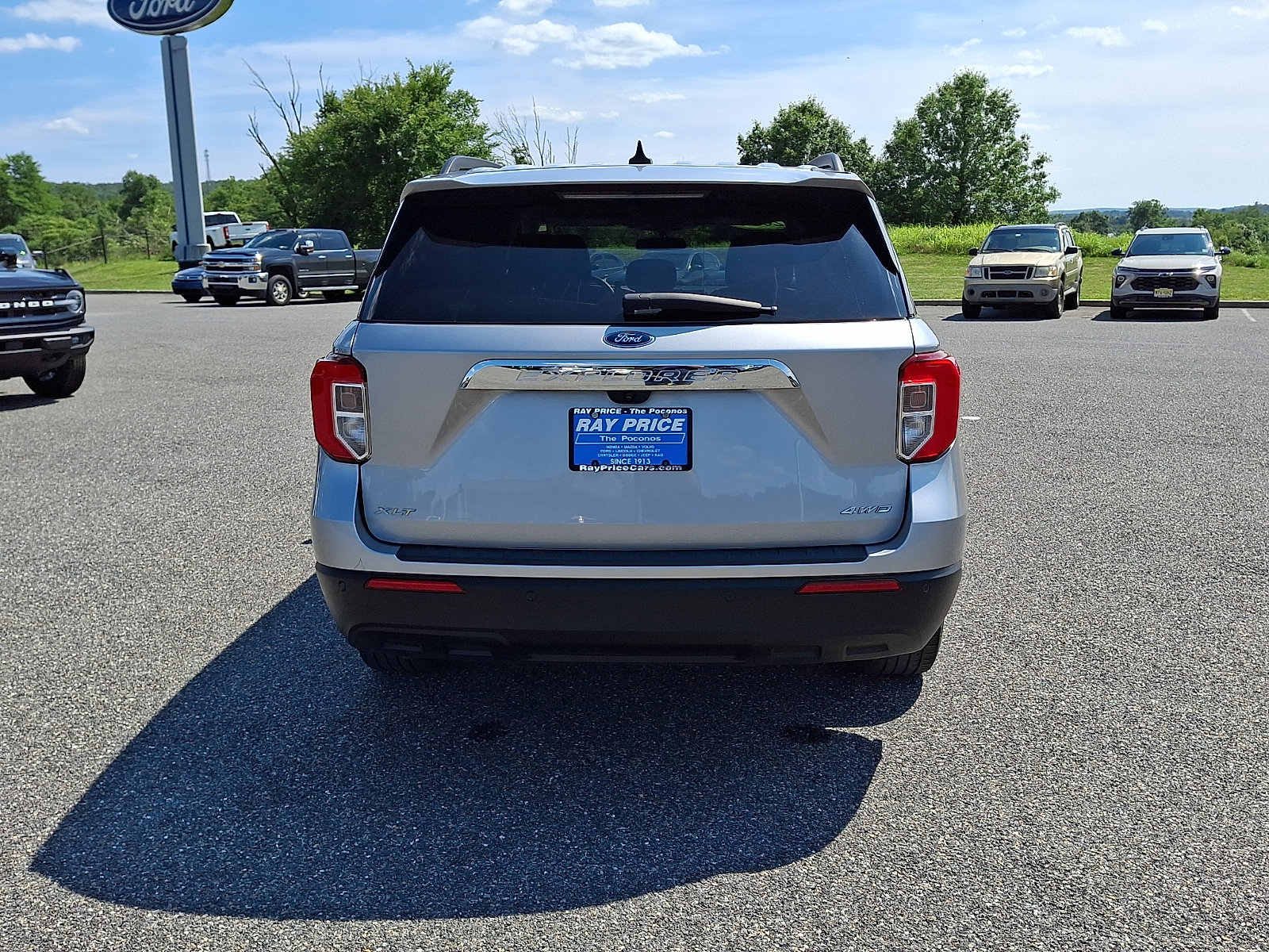 Certified 2024 Ford Explorer XLT AWD/4WD image 6