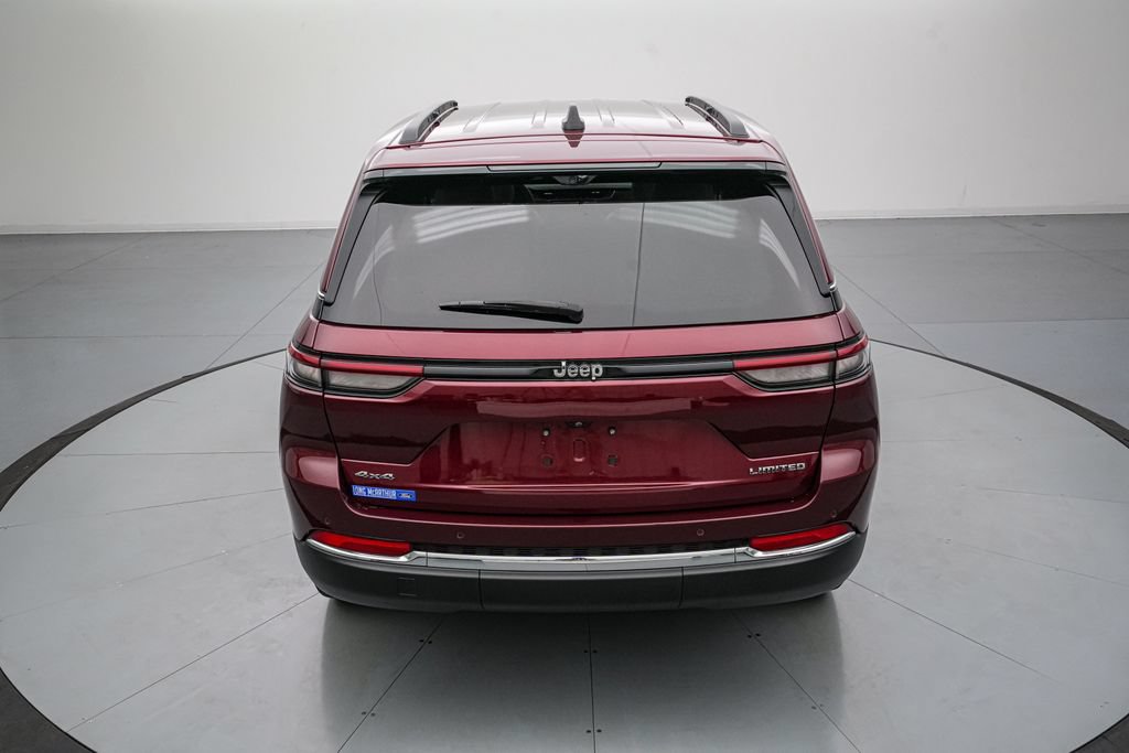Used 2023 Jeep Grand Cherokee Limited w/ Luxury Tech Group II AWD/4WD image 5