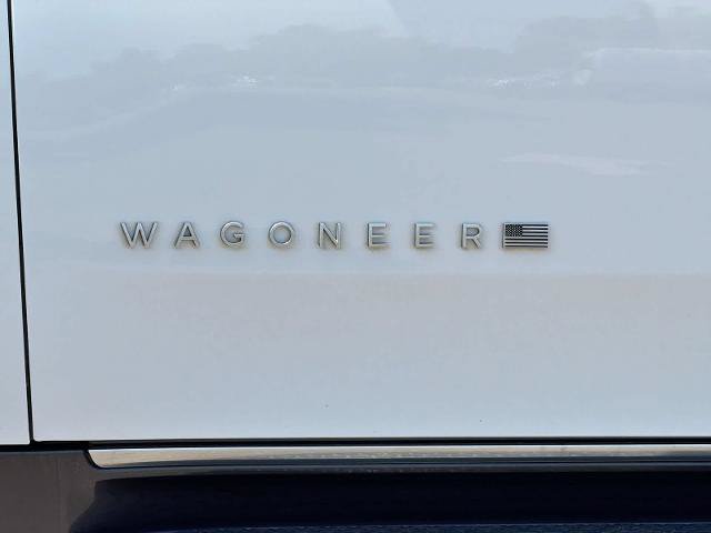 Used 2022 Jeep Wagoneer Series III w/ Rear Seat Video Group 1 AWD/4WD image 13