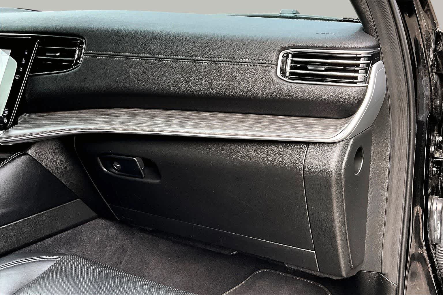 Used 2024 Jeep Wagoneer Series III w/ Flexible Seating Group AWD/4WD image 19