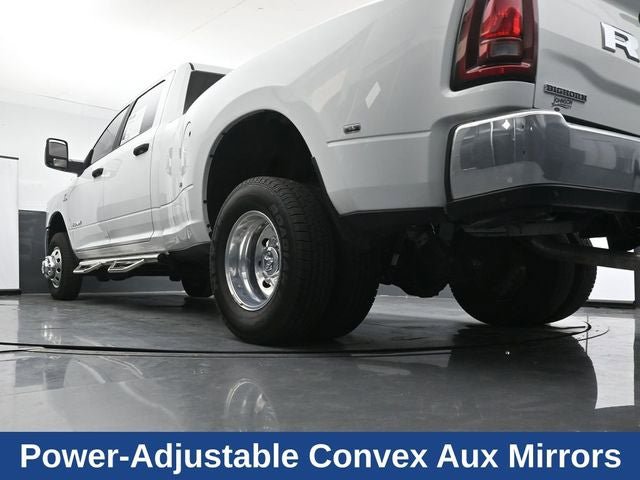 Used 2025 RAM 3500 Big Horn AWD/4WD image 32