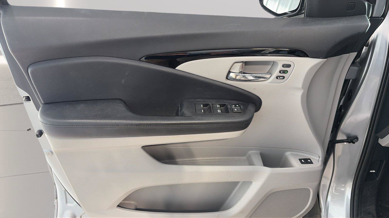 Used 2019 Honda Pilot Touring image 22