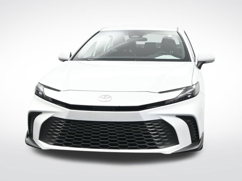 Used 2025 Toyota Camry SE FWD image 2