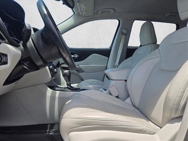 Used 2021 Jeep Cherokee Latitude Lux FWD image 16
