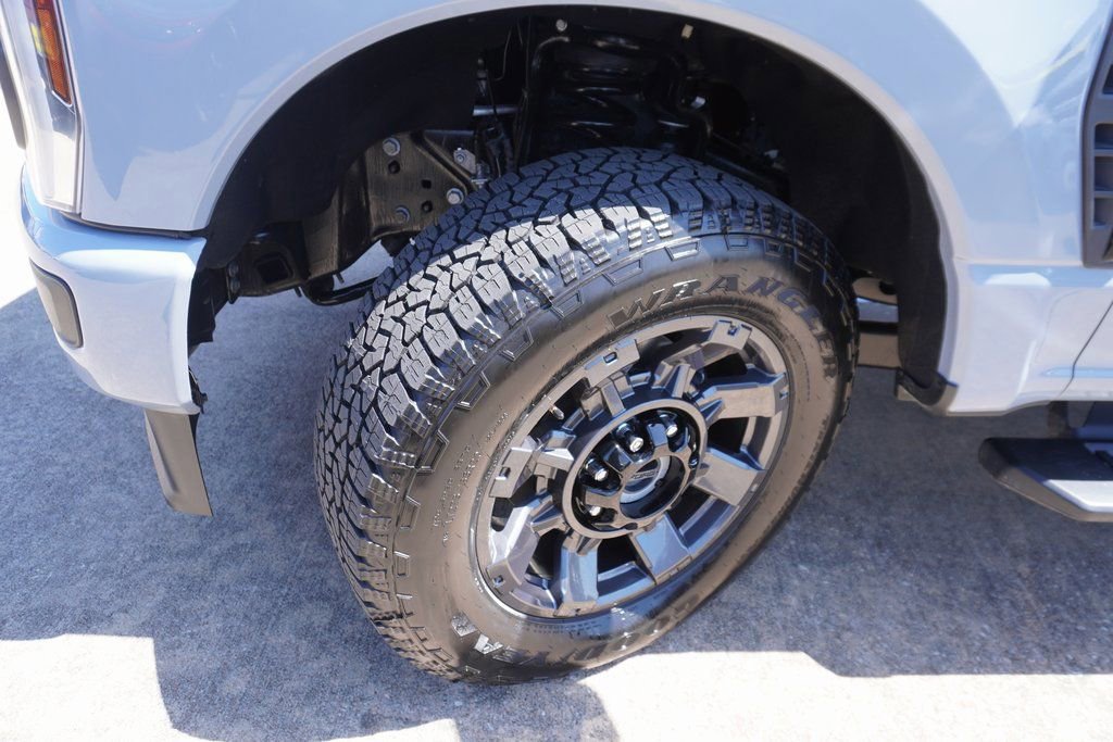 Certified 2024 Ford F250 Lariat w/ Sport Appearance Package image 32