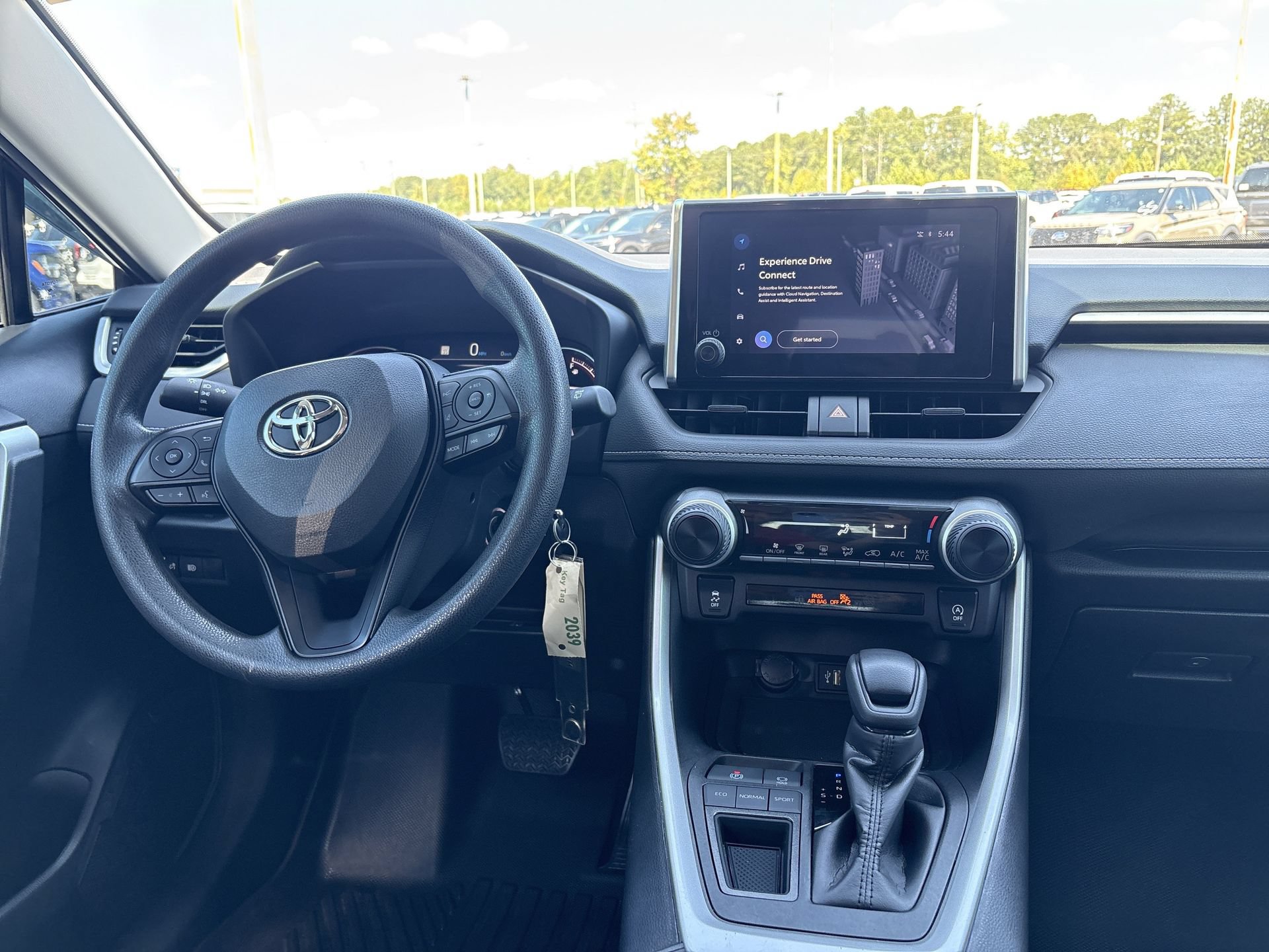 Used 2024 Toyota RAV4 LE FWD image 3