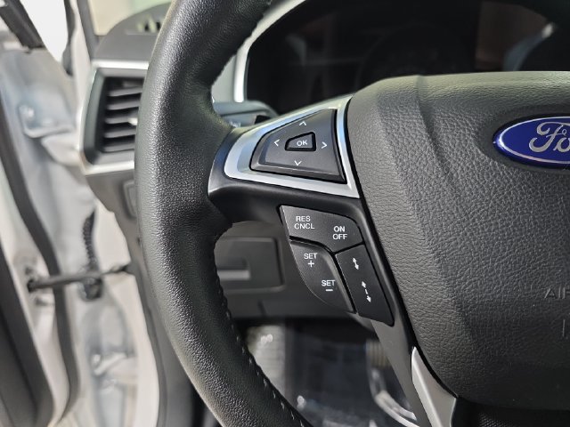 Certified 2017 Ford Edge Titanium w/ Equipment Group 302A AWD/4WD image 17