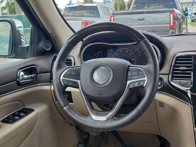 Used 2019 Jeep Grand Cherokee Overland AWD/4WD image 15