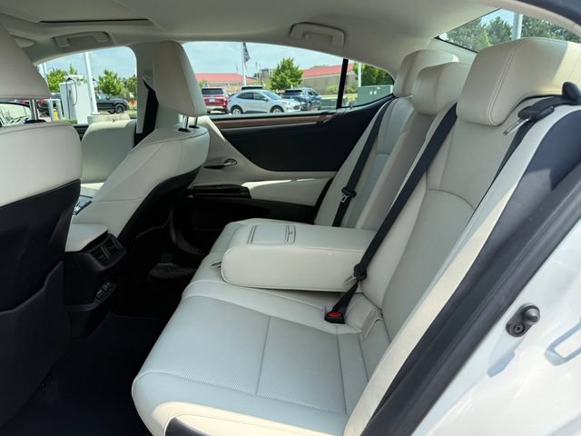 Used 2024 Lexus ES 300h w/ Premium Package FWD image 10