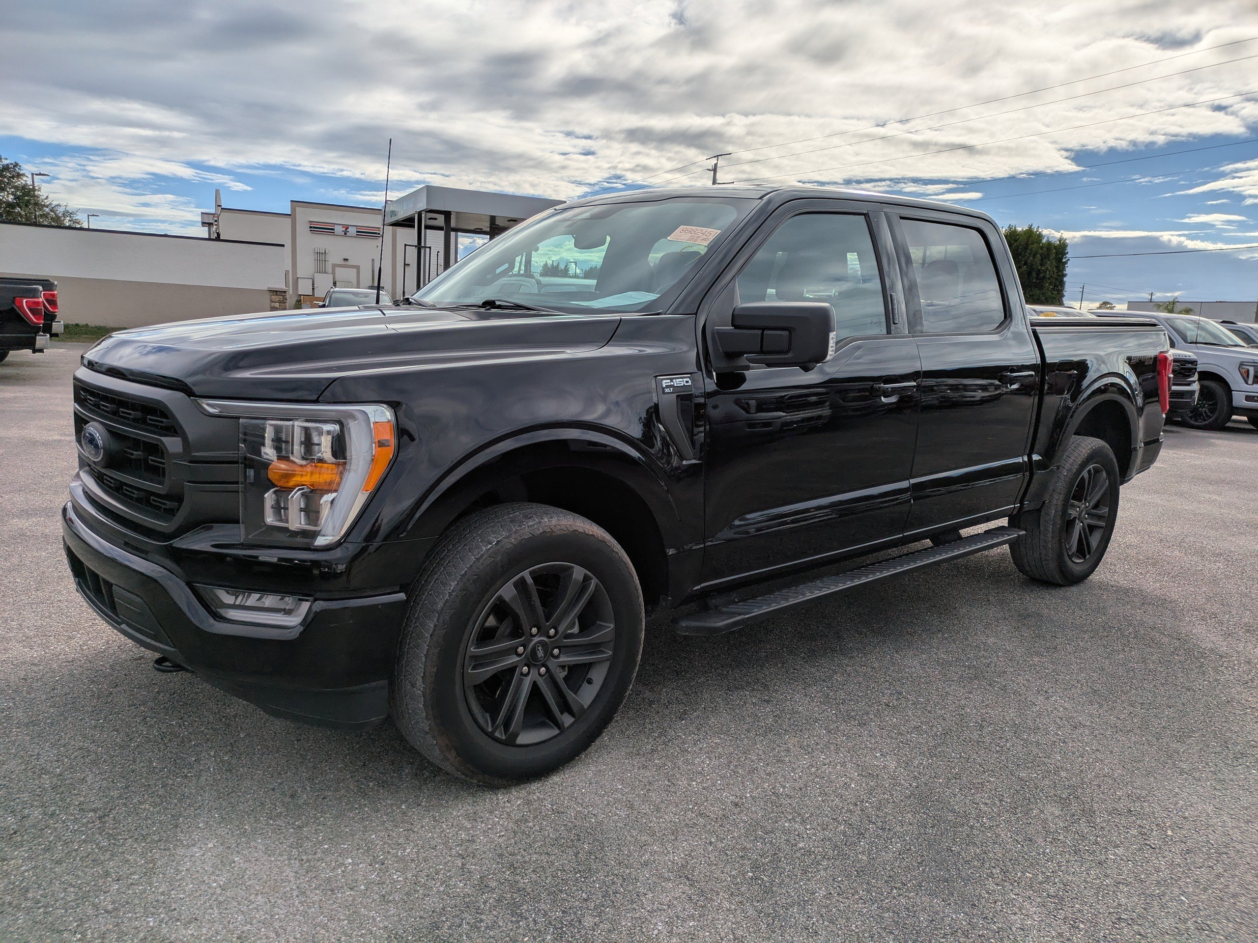 Certified 2022 Ford F150 XLT w/ Equipment Group 302A High image 7