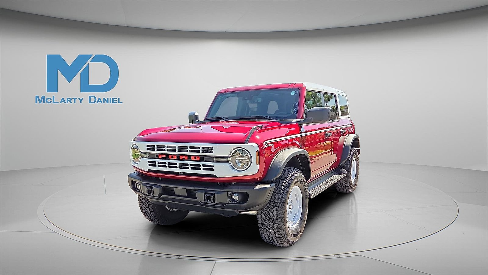 Certified 2025 Ford Bronco Heritage Edition AWD/4WD image 2