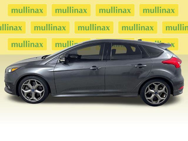 Certified 2018 Ford Focus ST FWD image 5