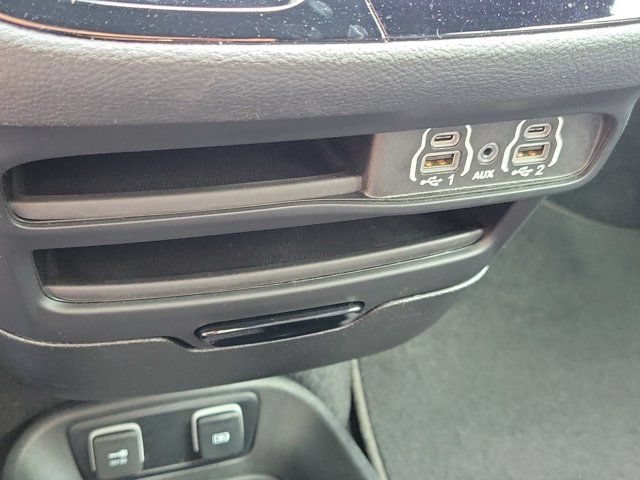 Used 2021 Chrysler Pacifica Touring-L w/ Premium & Safety Sphere Group FWD image 27