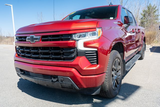 Used 2023 Chevrolet Silverado 1500 RST w/ Protection Package AWD/4WD image 2