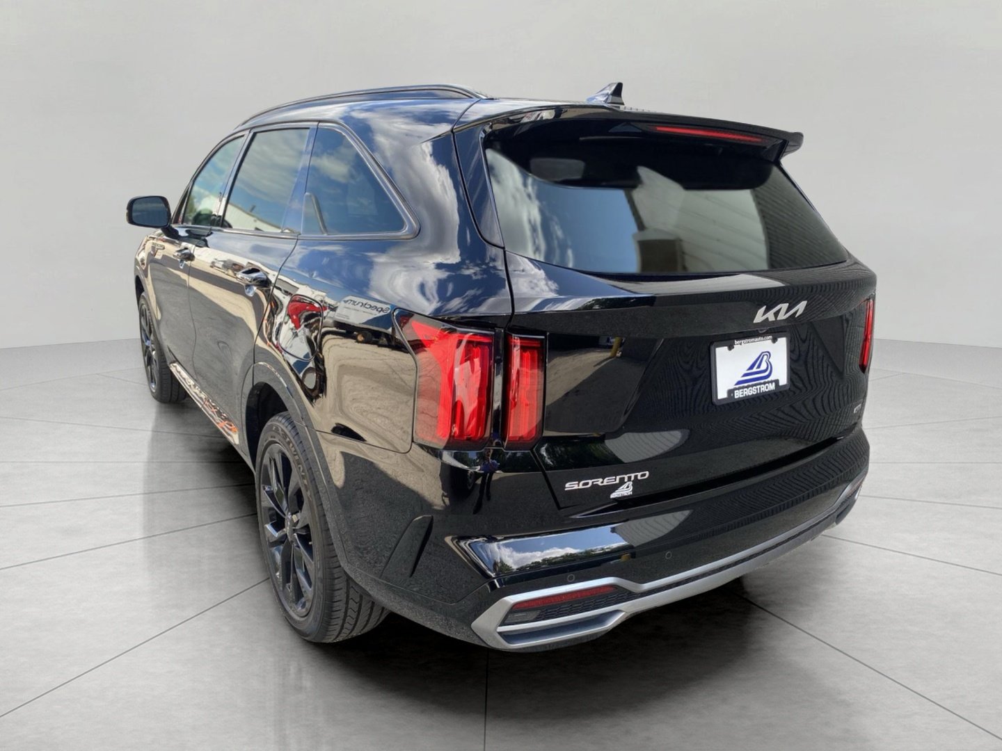 Used 2023 Kia Sorento SX AWD/4WD image 5