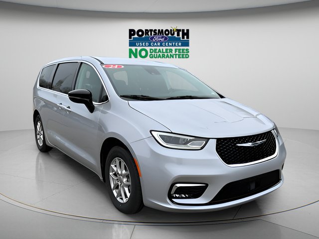 Used 2024 Chrysler Pacifica Touring-L FWD video 1
