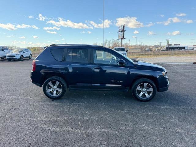 Used 2017 Jeep Compass High Altitude image 2