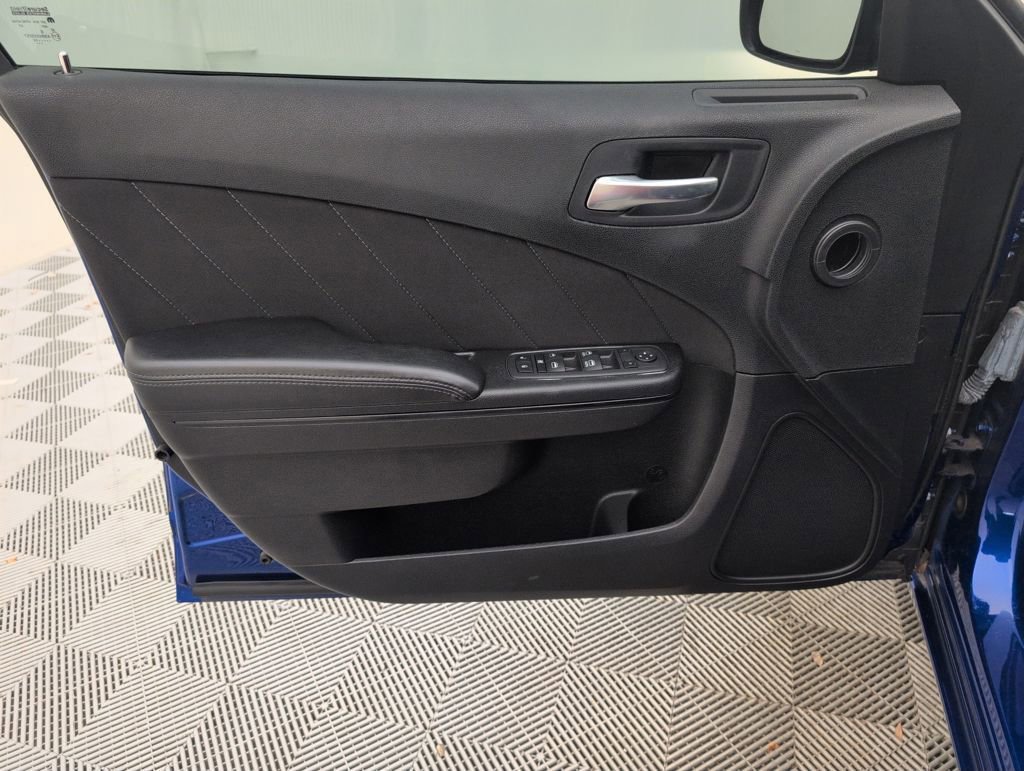 Used 2022 Dodge Charger SXT w/ Blacktop Package image 36